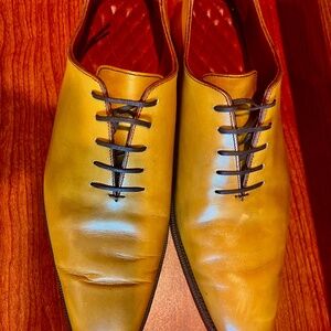 Mustard/light tan whole cut shoes size 9.5 (UK8.5)